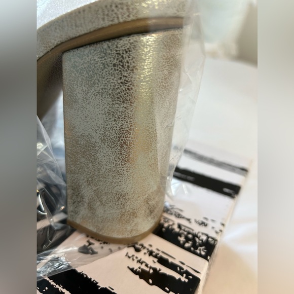 NIB DV by Dolce Vita Persia Platform Heels In Gold Size 8.5 - Picture 9 of 12